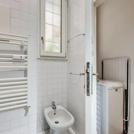 Salotto Trastevere 아파트 *